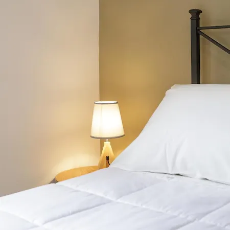 Civico13 فندق مبيت وإفطار 4*