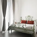 Civico13 Bed & Breakfast 4*