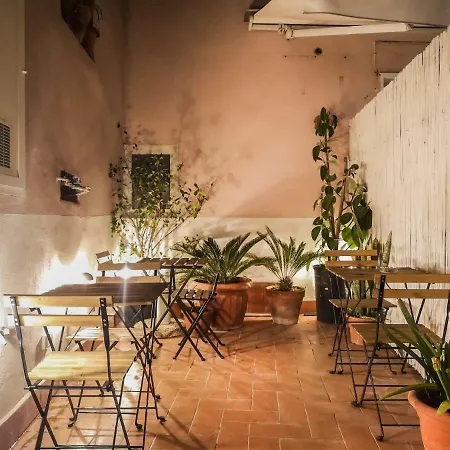 Civico13 Bed & Breakfast Napoli