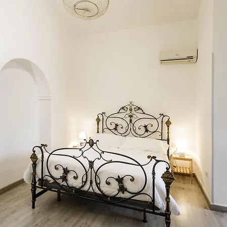 Civico13 Bed & Breakfast Naples
